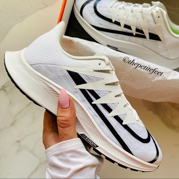 Nike Shoes - NWT Nike Zoom Rival Fly
